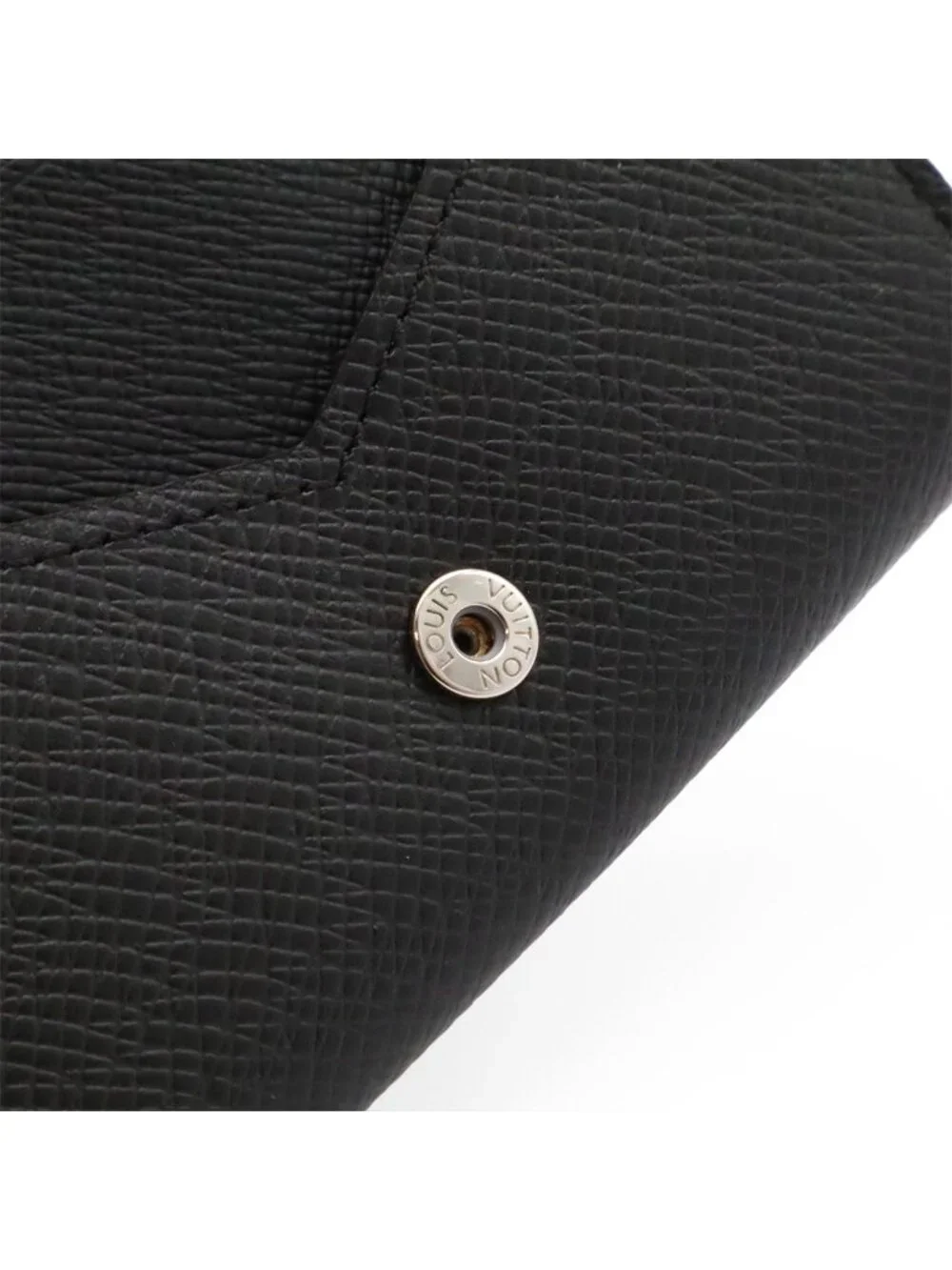 Louis Vuitton Taiga Envelope Carte de Visite NM Card Case Business Holder Noir